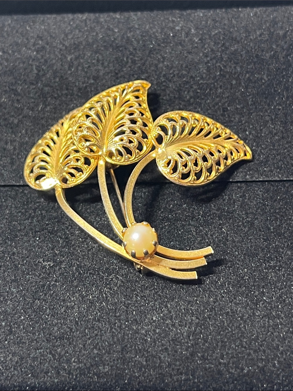 Vintage Gold-tone Leaf Filigree Brooch with Pearl Accent